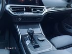 BMW Seria 3 330i - 16