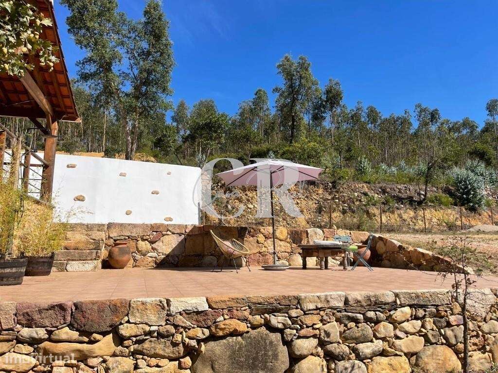 Fantástica moradia isolada em pedra com 3 quartos, varanda, pátio, ter-26