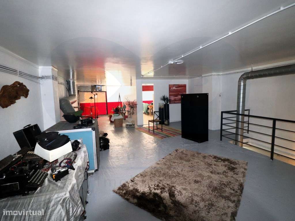 Churrasqueira equipada e pronta a funcionar.-5