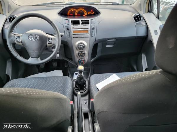 Toyota Yaris 1.4 D-4D AC - 5