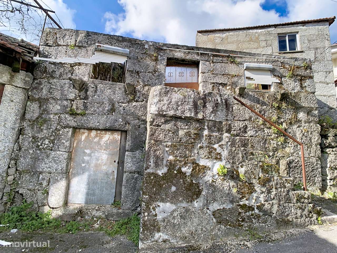 2 moradias geminadas em pedra para restauro-14