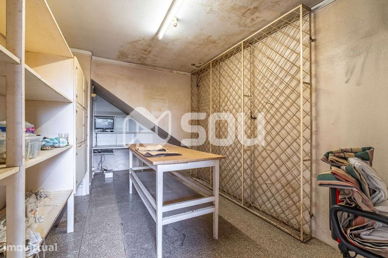 Casa Senhorial T7 num Lote de 3.320m² em Leça do Balio com-37