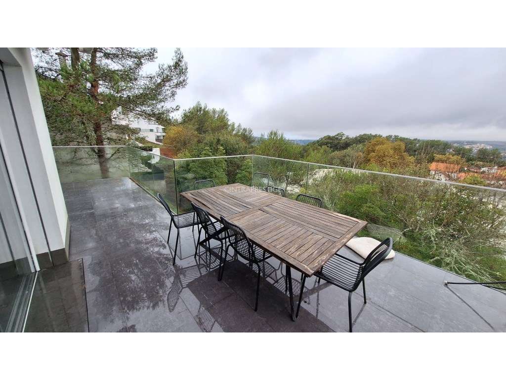 Moradia T5 Remodelada com Painéis Fotovoltaicos - Monte Santos, Sintra-15