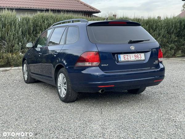 Volkswagen Golf - 6