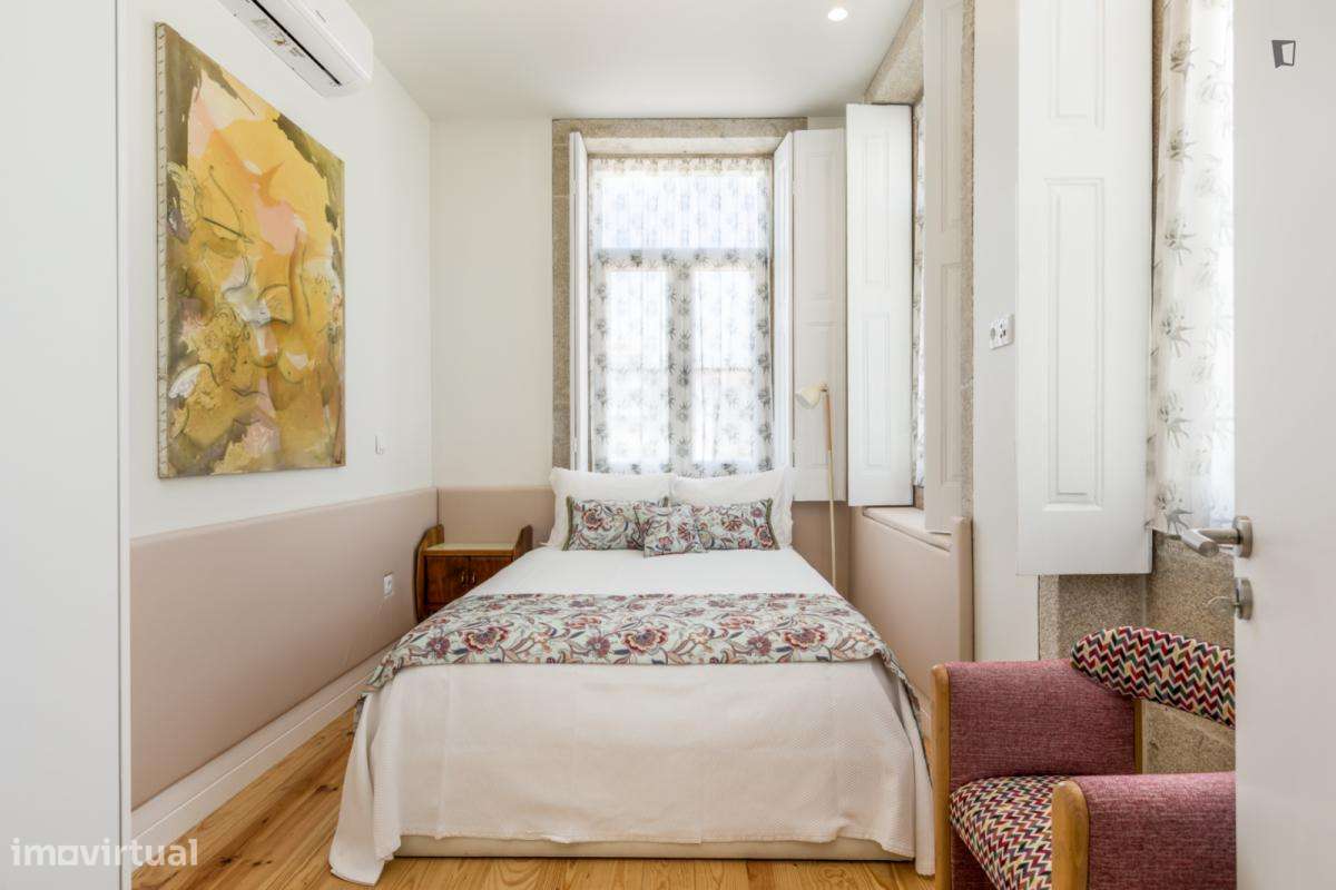 Apartamento com 1 quartos - localizado em Miragaia Porto - Grande imagem: 5/7