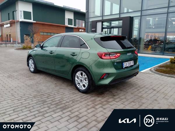 Kia Ceed - 8