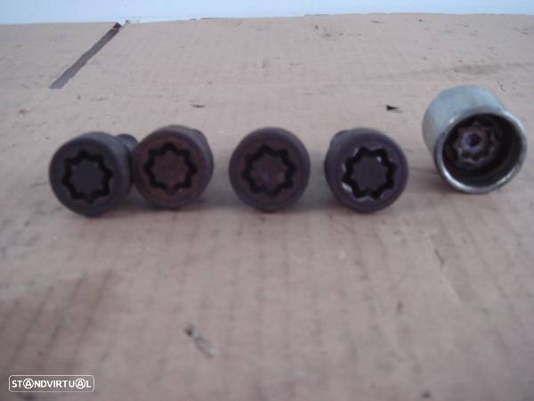 Kit Pernos/Parafusos/Porcas Anti-Roubo Alfa Romeo Gt (937_) - 1