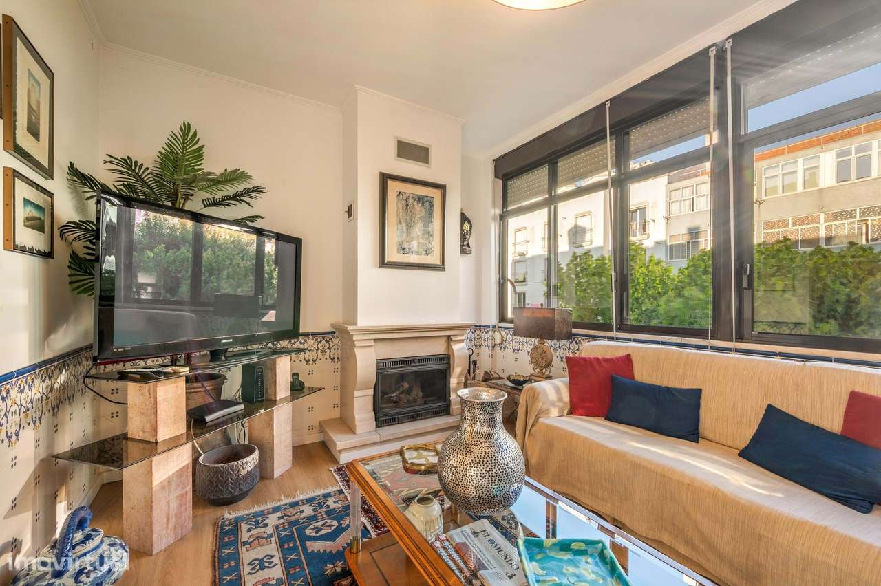 Apartamento T3  remodelado junto ao Jardim da Parada, Campo de Ourique - Grande imagem: 2/28