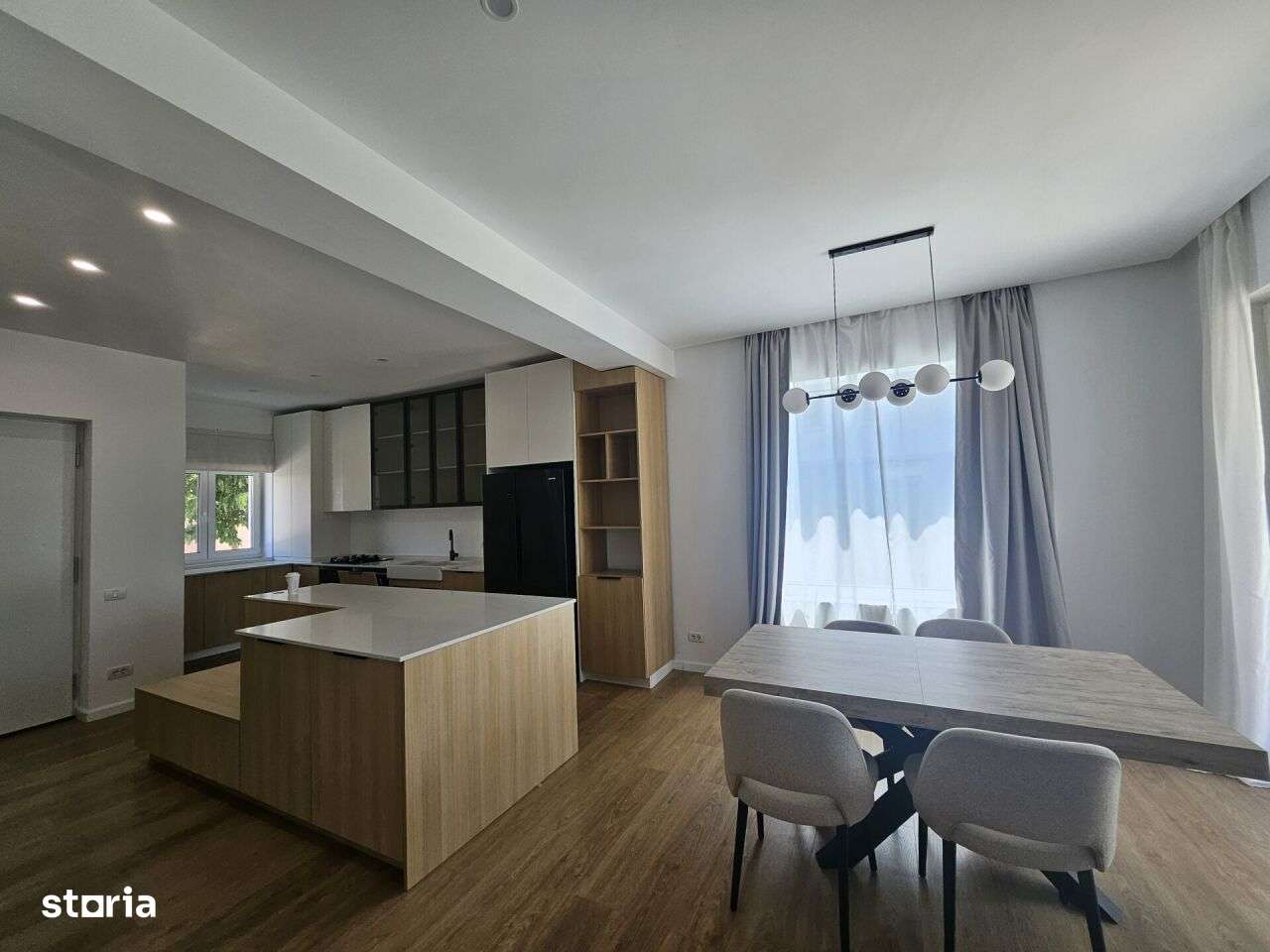 VANZARE VILE DUPLEX, 4 CAMERE ZONA PIPERA LAC! - Imagine principală: 2/16