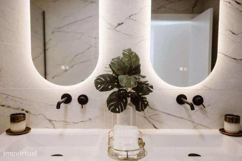 Moradia Independente T4 na Herdade da Aroeira com piscina, garagem a 2-44