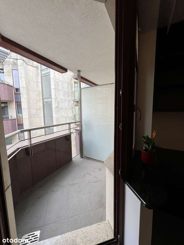 Na sprzedaż apartament w samym Centrum!-7