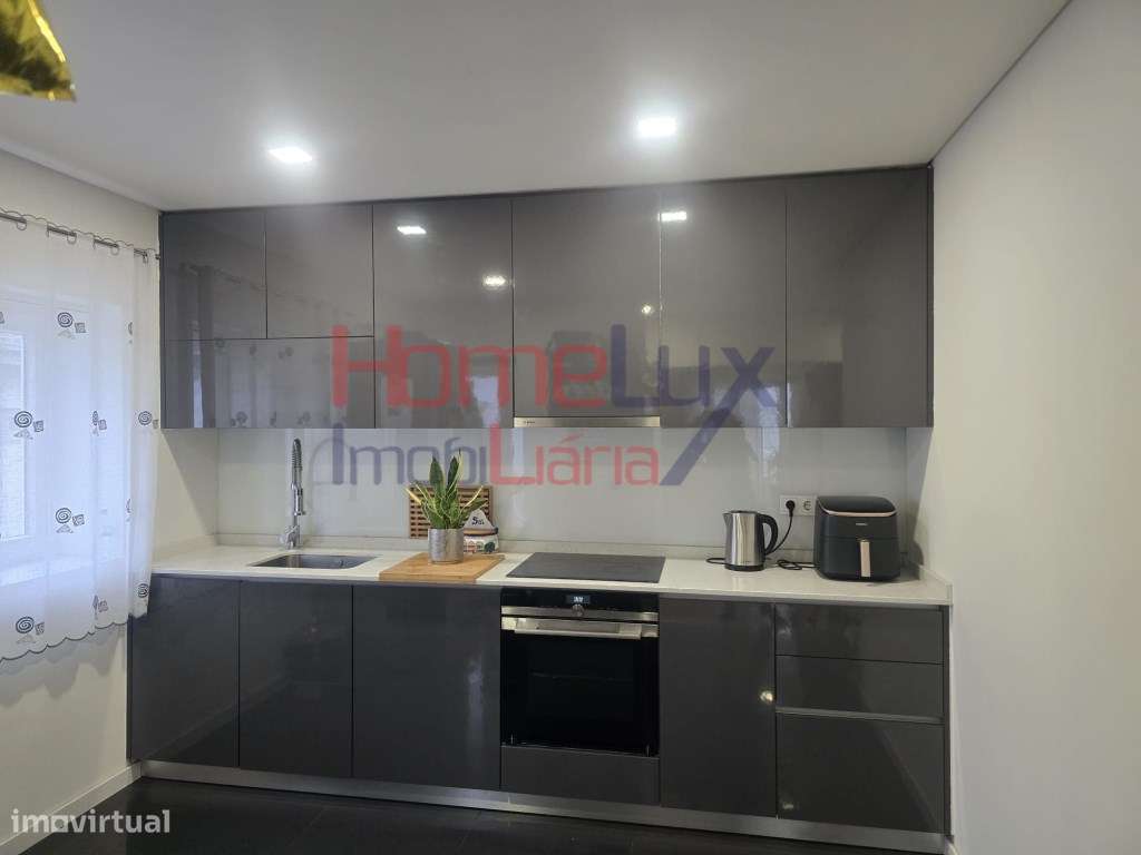 Andar Moradia T3 com Logradouro Privativo e Box para 2 carros ! - Grande imagem: 5/35