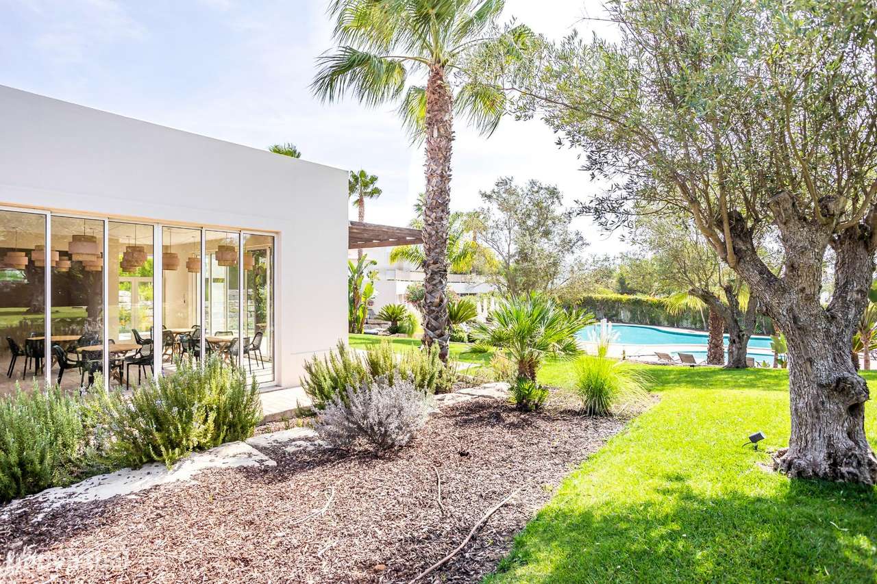 Moradia de Luxo em Condomínio Exclusivo com Piscinas no Carvoeiro-53