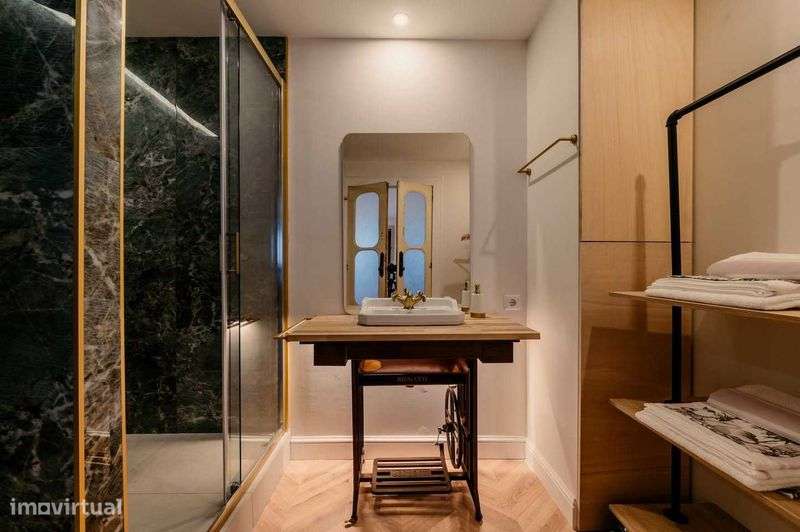 Estúdio Renovado no centro do Porto - Grande imagem: 4/5