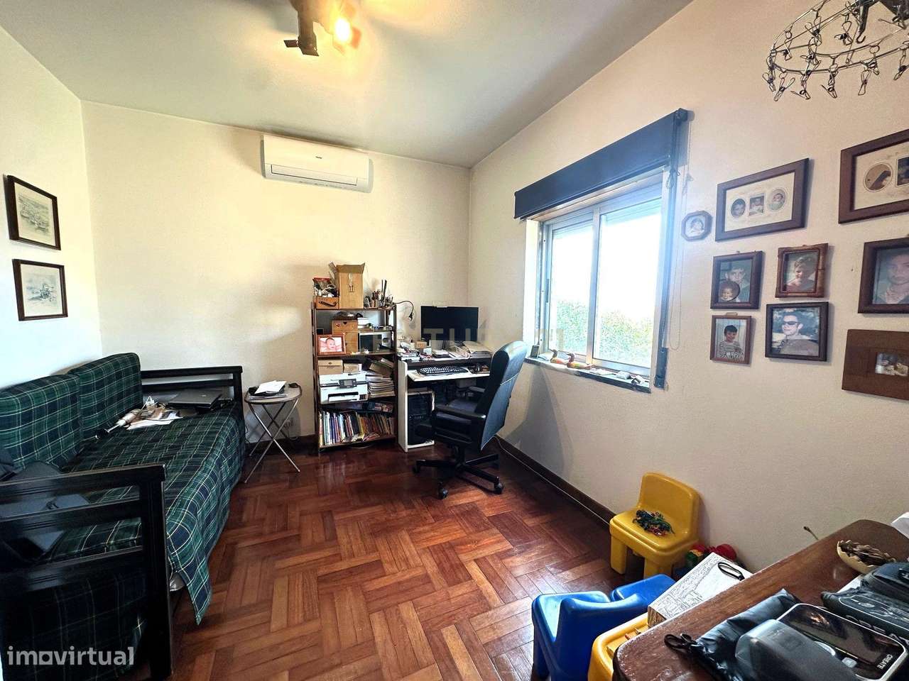 CAPARIDE-Moradia com 3 apartamentos independentes-32