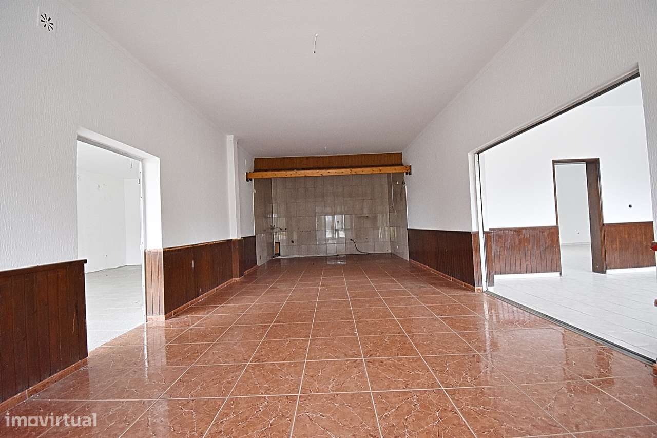 Moradia T3 com terraço e vistas urbanas e de jardim - Grande imagem: 5/14