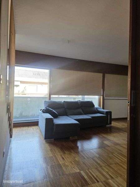 Apartamento duplex T3 211 m2 - 3 Lugares Garagem - Arrumos. - Grande imagem: 4/11
