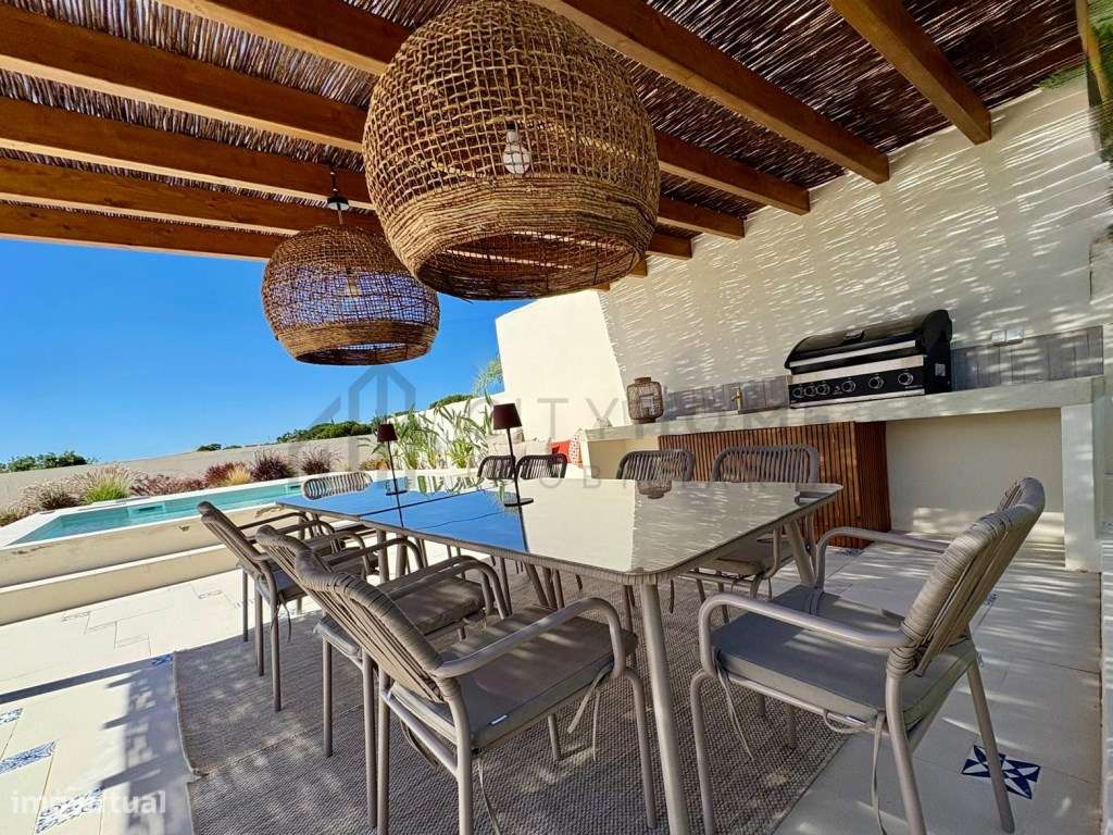 MORADIA DE CHARME COM 4 SUITES INDEPENDENTES E PISCINA-23