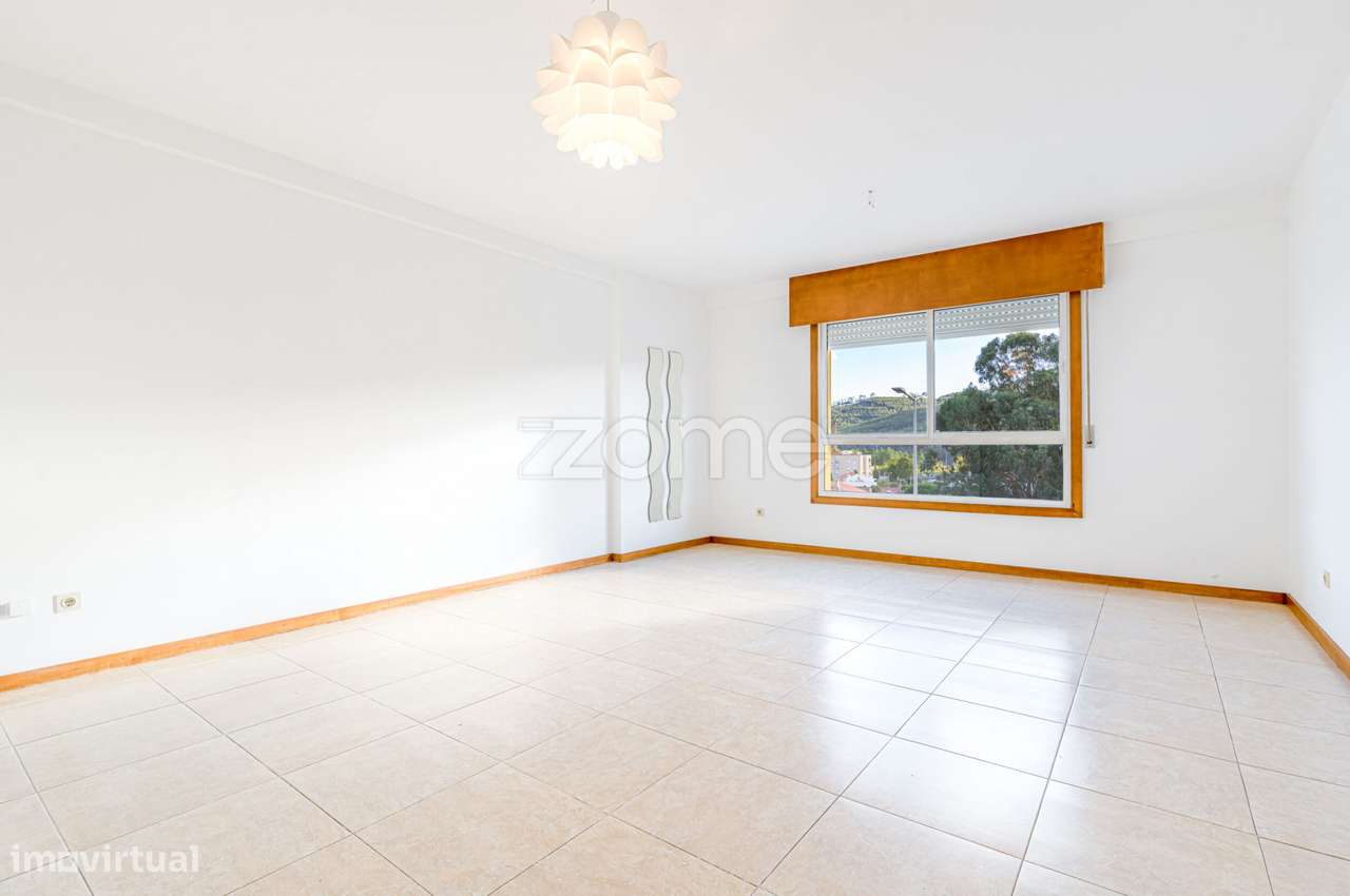 Apartamento T2 com varanda, elevador e garagem | Valongo - Grande imagem: 4/25