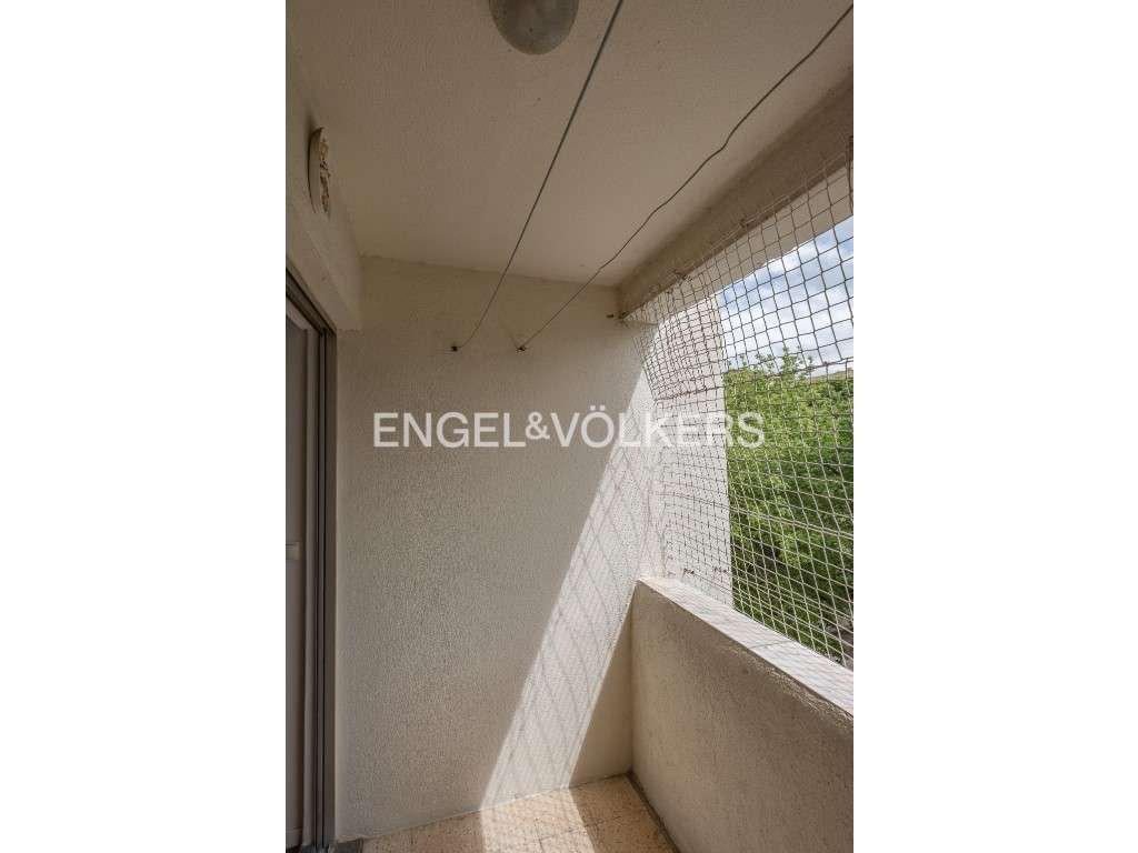 Apartamento T3 no Monte da Caparica-10