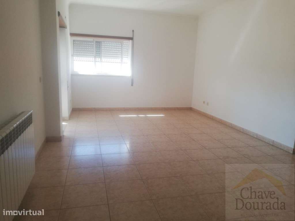 Arrenda-se em Pombal apartamento T3 com garagem e terraço - Grande imagem: 4/23