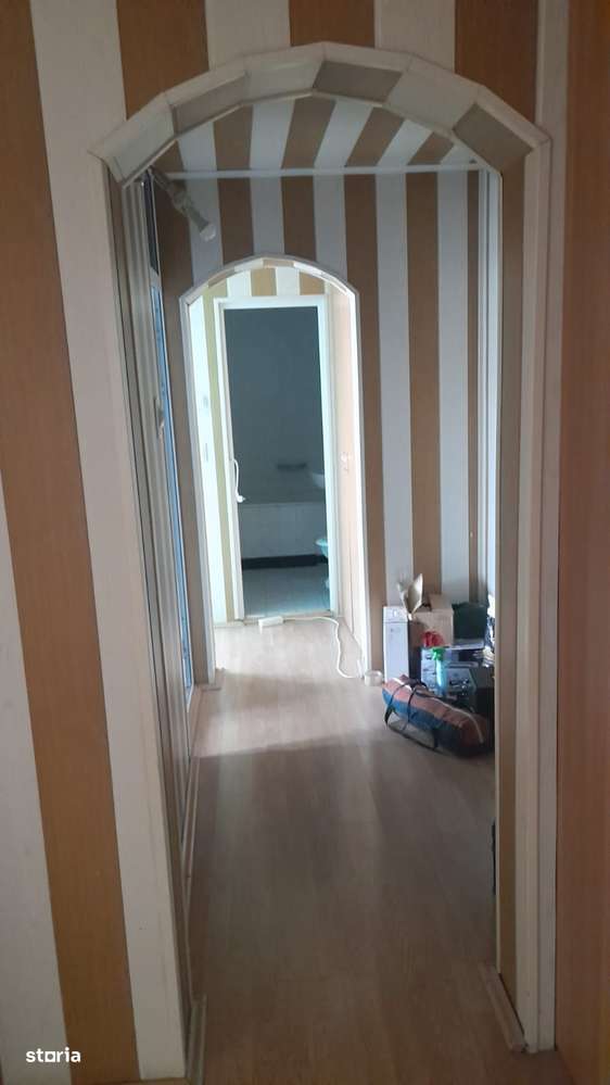 Vând apartament cu 3 camere, Mioveni-4