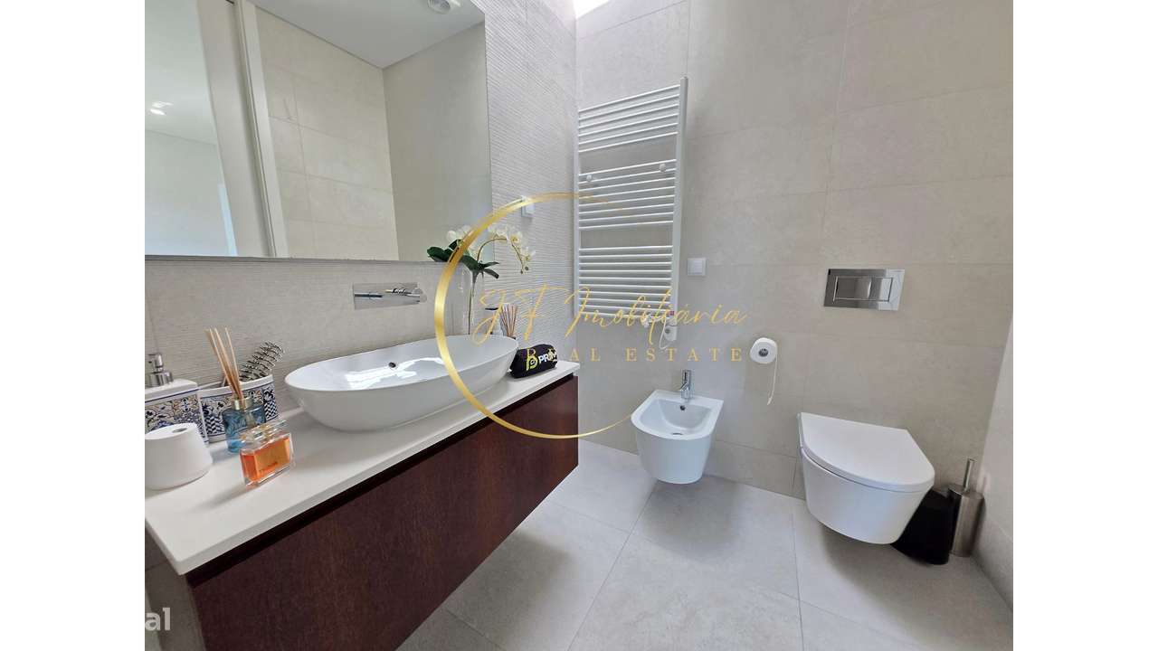 Moradia T4 de Luxo com Jardim-47