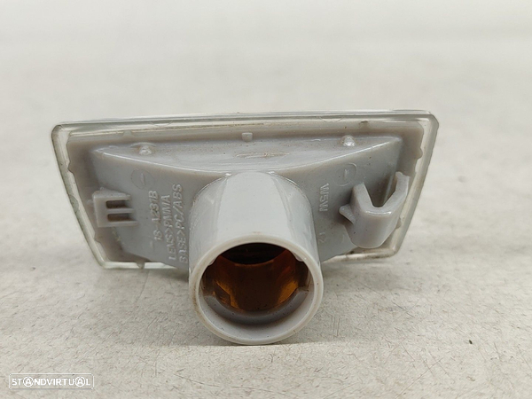 Pisca Do Guarda Lamas Direito Drt Opel Corsa D (S07) - 2