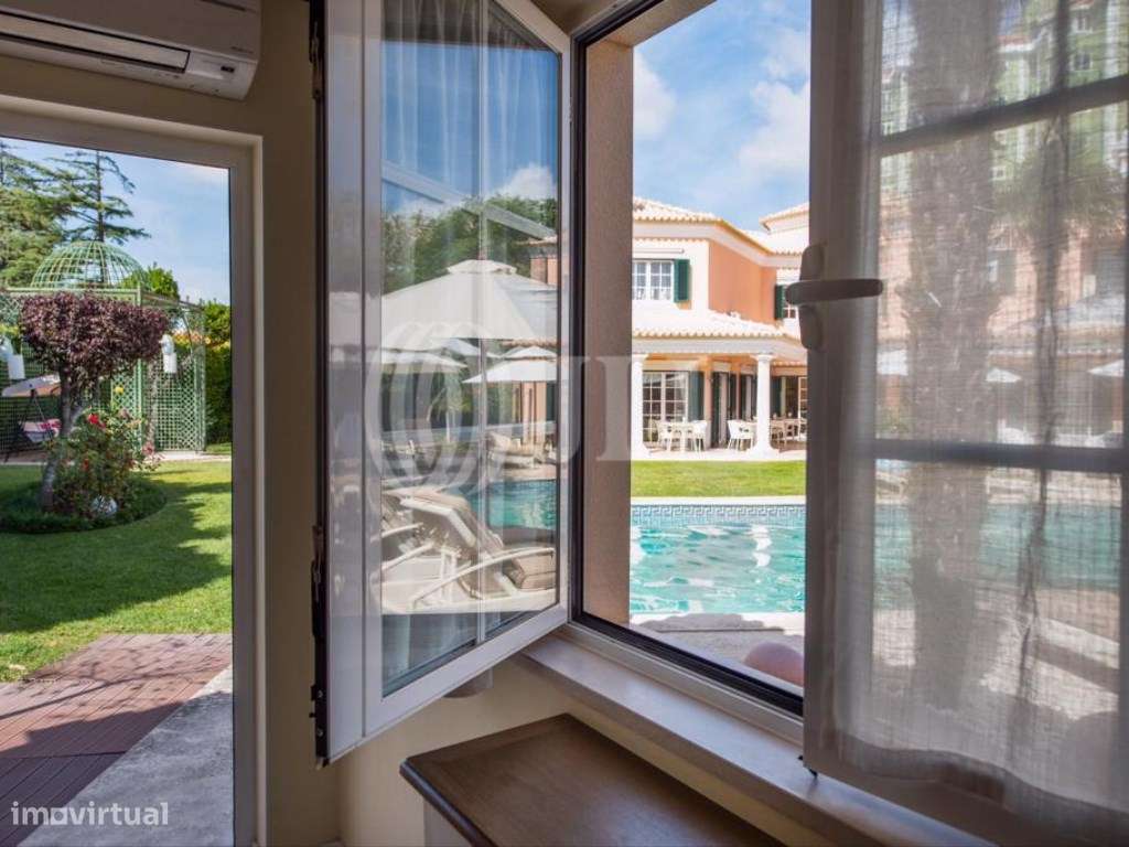 Moradia T8 com jardim e piscina, no Bairro do Rosário, Cascais - Grande imagem: 4/27
