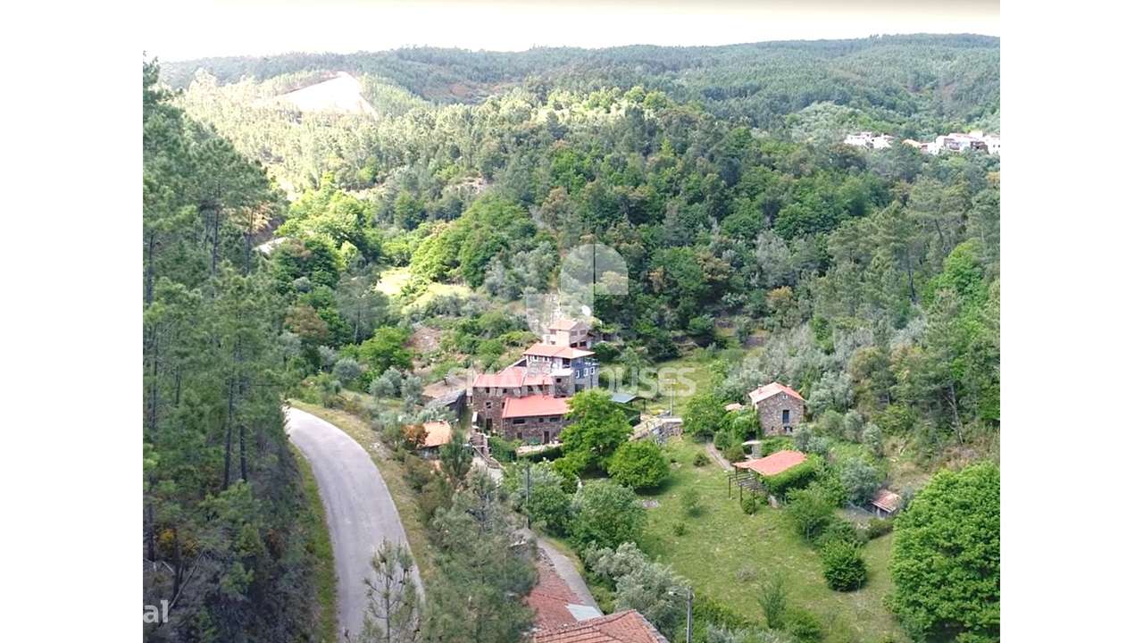 Moradia T3 Caratão c/ terreno junto rio-46