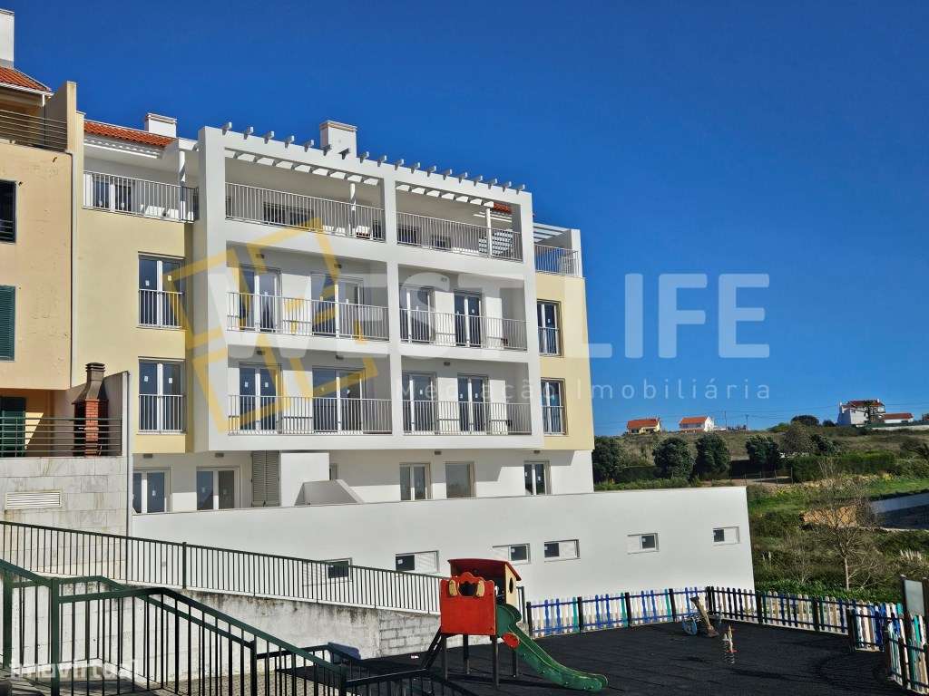 Penthouse T3 com 3 suítes e terraço com magnifica VISTA MAR - Ericeira-26