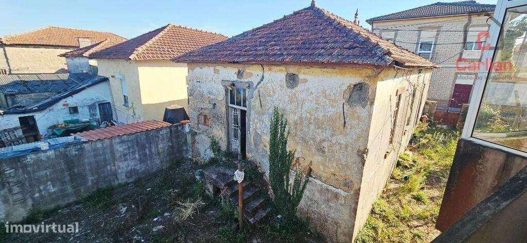 CONJUNTO DE 2 MORADIAS EM GULPILHARES-24