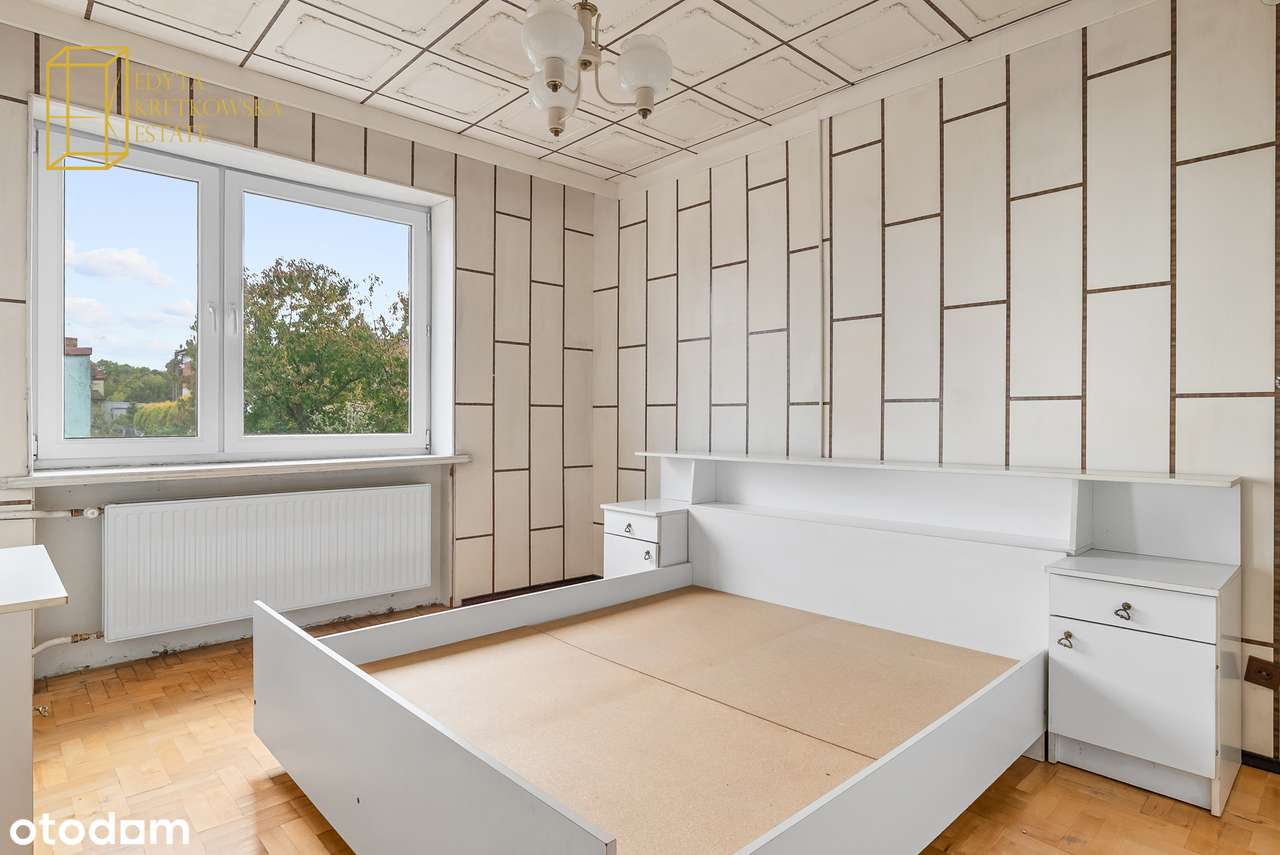 Dom w otoczeniu terenów zielonych-11