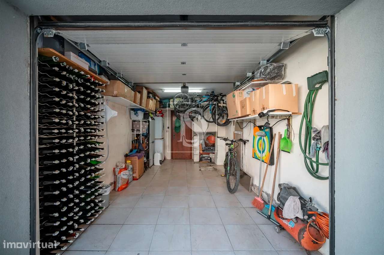 T2 Renovado com Garagem em Urgezes – Junto ao Centro de Guimarães!-18