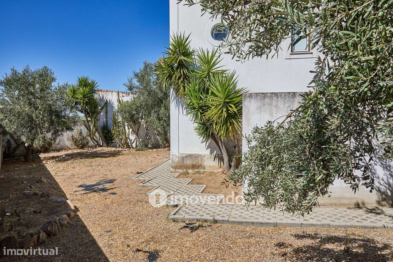 Andar de moradia T2 totalmente remodelado, em Reguengos de Monsaraz-26