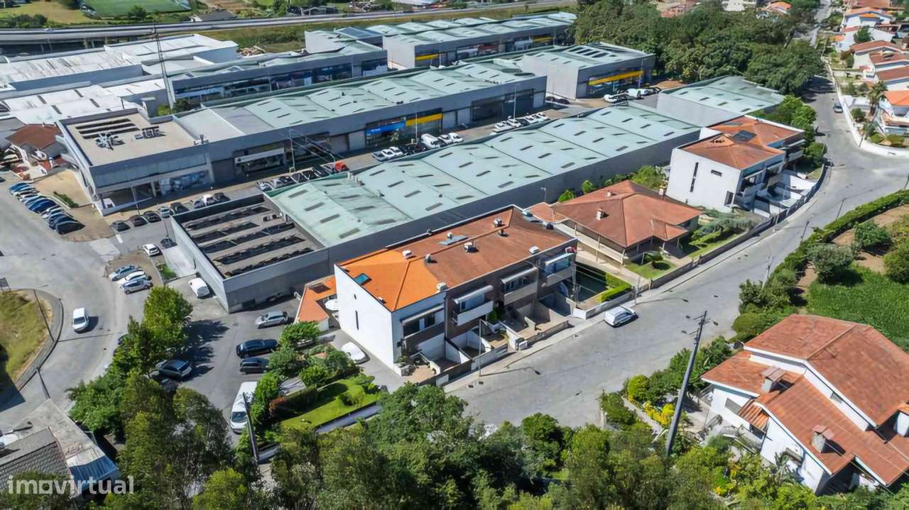 Espetacular Moradia em Banda T4 com jardim  em Sequeira - Braga-32