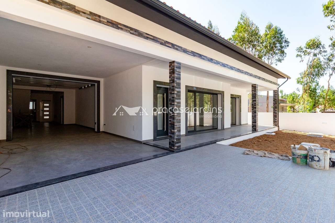 Moradia T3 com jardim, varanda e garagem-28