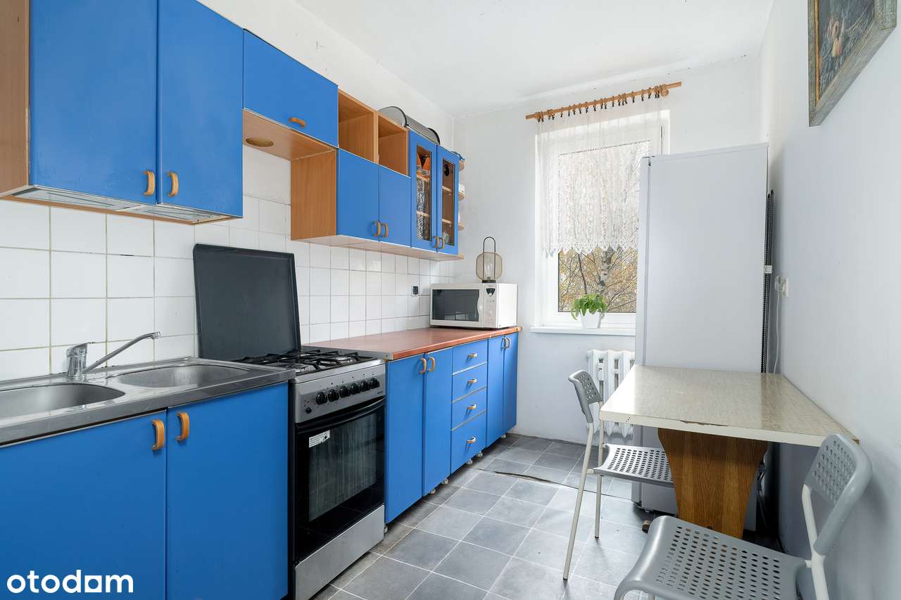 4 lub 5 pokoi, os. Batorego, niski blok, 2 piętro, pow. 83,30 m2