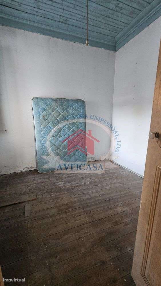 CASA GANDARESA EM VERDEMILHO PARA RECUPERAR-41