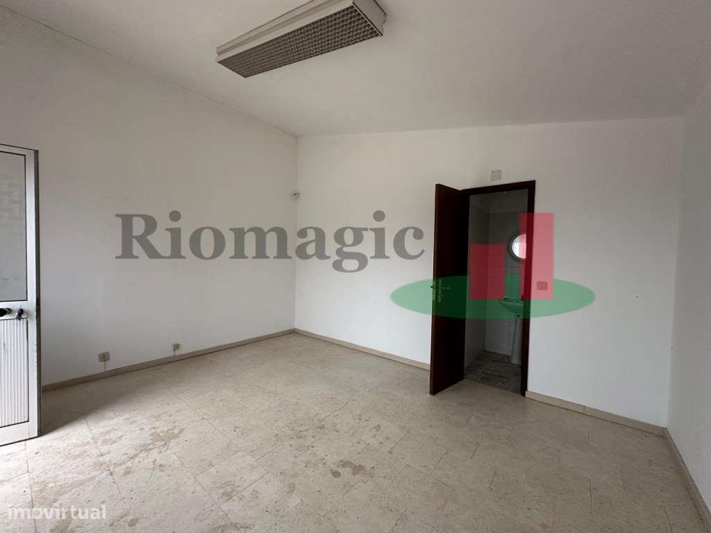 Armazém com Escritório para Arrendamento em Rio Maior - Grande imagem: 5/12