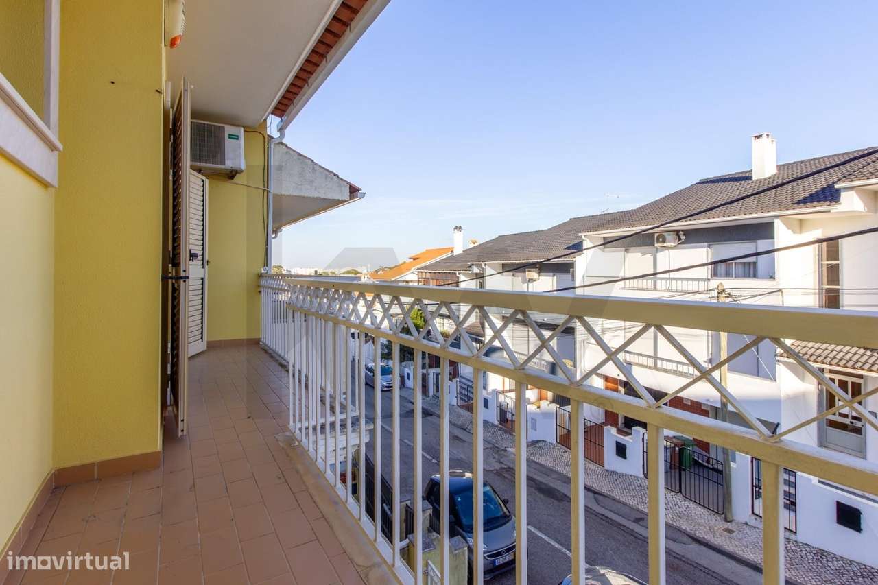 Excelente Moradia T3 - Vale de Milhaços, Corroios – Espaço, Conforto e-27