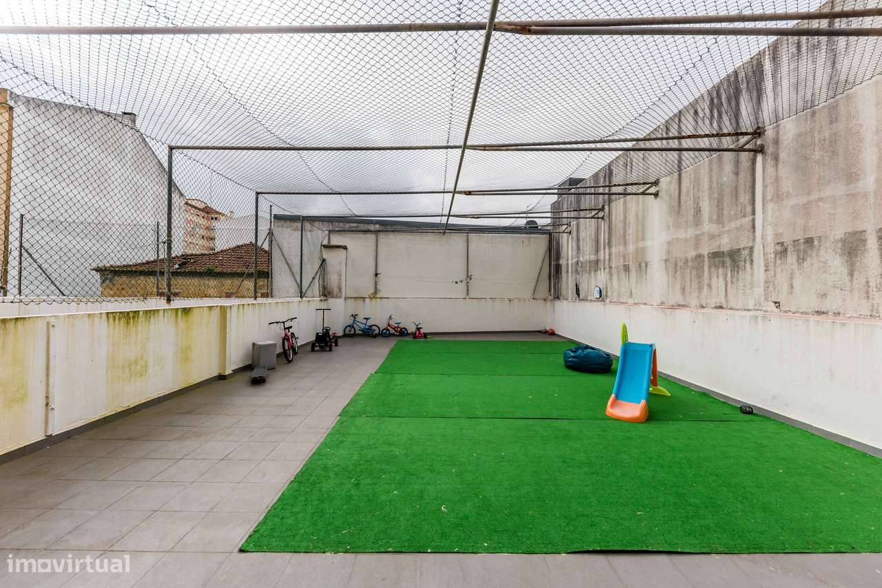 APARTAMENTO T3 | REMODELADO | TERRAÇO 100M2 | COLÉGIO REGGIO EMILIA-29