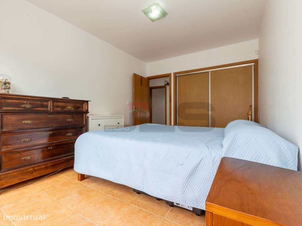 Moradia Térrea em Fenais da Luz: Conforto e Proximidade ao Mar-12