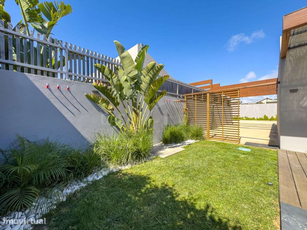 Vende Moradia T2 - Ericeira 3 Km, A Casa das Casas-35