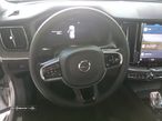 Volvo XC 60 2.0 B4 Plus Dark - 16