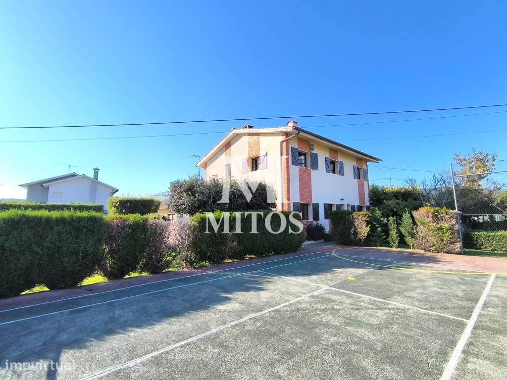 Moradia isolada com piscina coberta e court ténis - Meadela - Grande imagem: 3/24