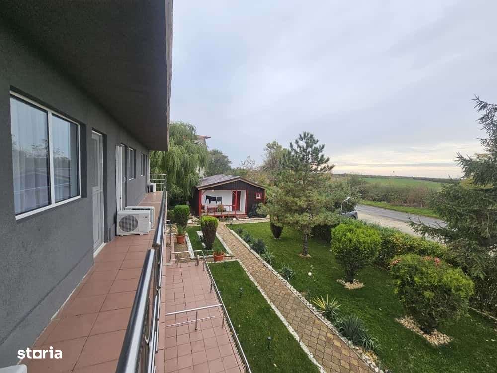 Pensiune de vanzare in Venus - Imagine principală: 5/9