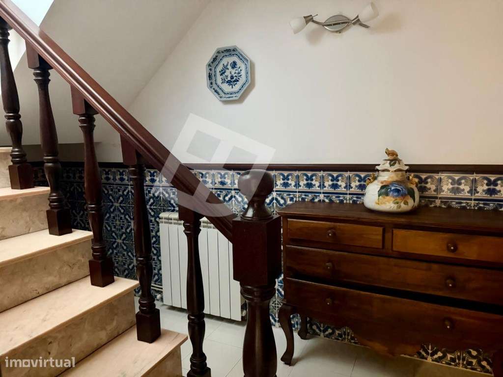 Moradia T4 Isolada c/ Jardim - Patela - S. Bernardo-11