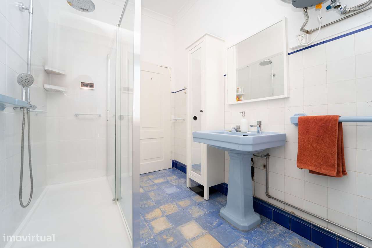 Apartamento T5 para venda na Rua Trindade Coelho Coimbra-20