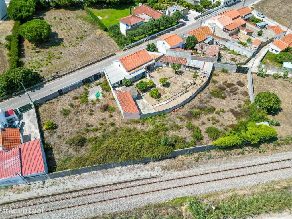 Terreno para construção com acesso a duas ruas e potencial de subdi... - Grande imagem: 2/18